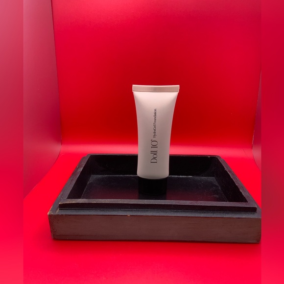 New Sealed Doll 10 HydraGel Foundation Shade Tan - Picture 2 of 3